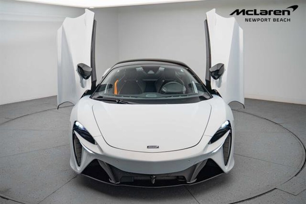 Used 2023 McLaren Artura  Coupe
