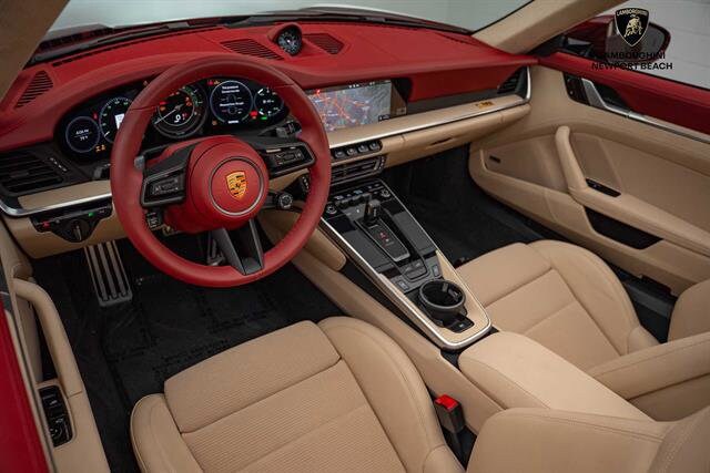 2021 Porsche 911 Targa GTS 4S photo 2