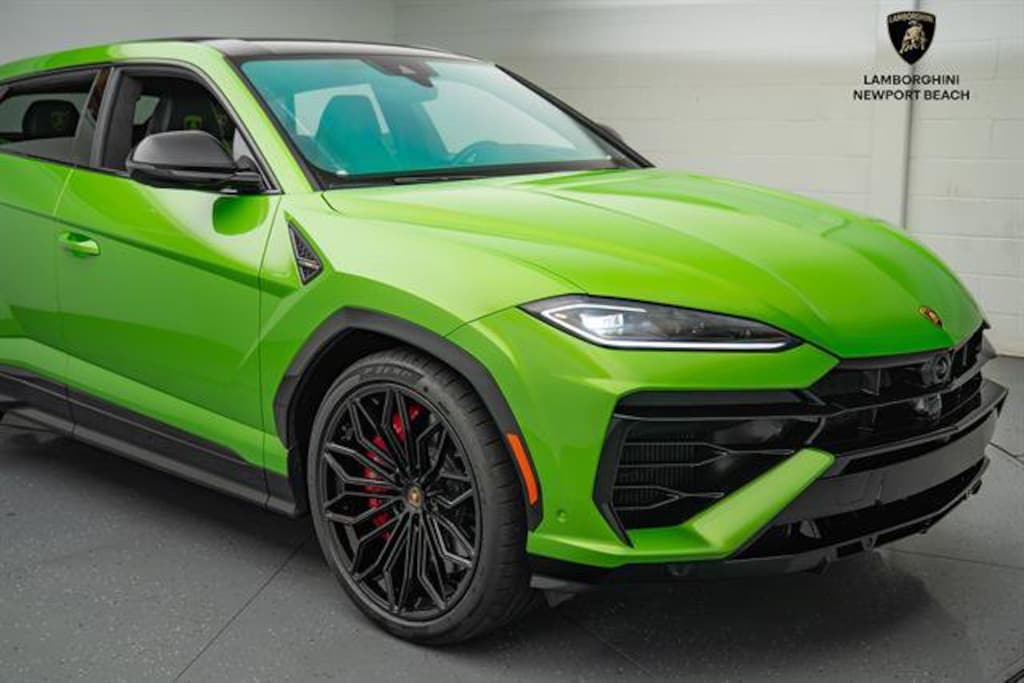 Used 2025 Lamborghini Urus SE SUV