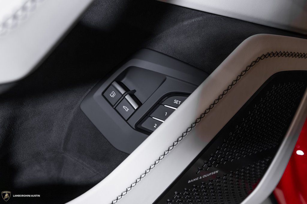 2025 Lamborghini Urus SE - Photo 22