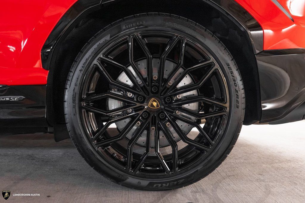 2025 Lamborghini Urus SE - Photo 8