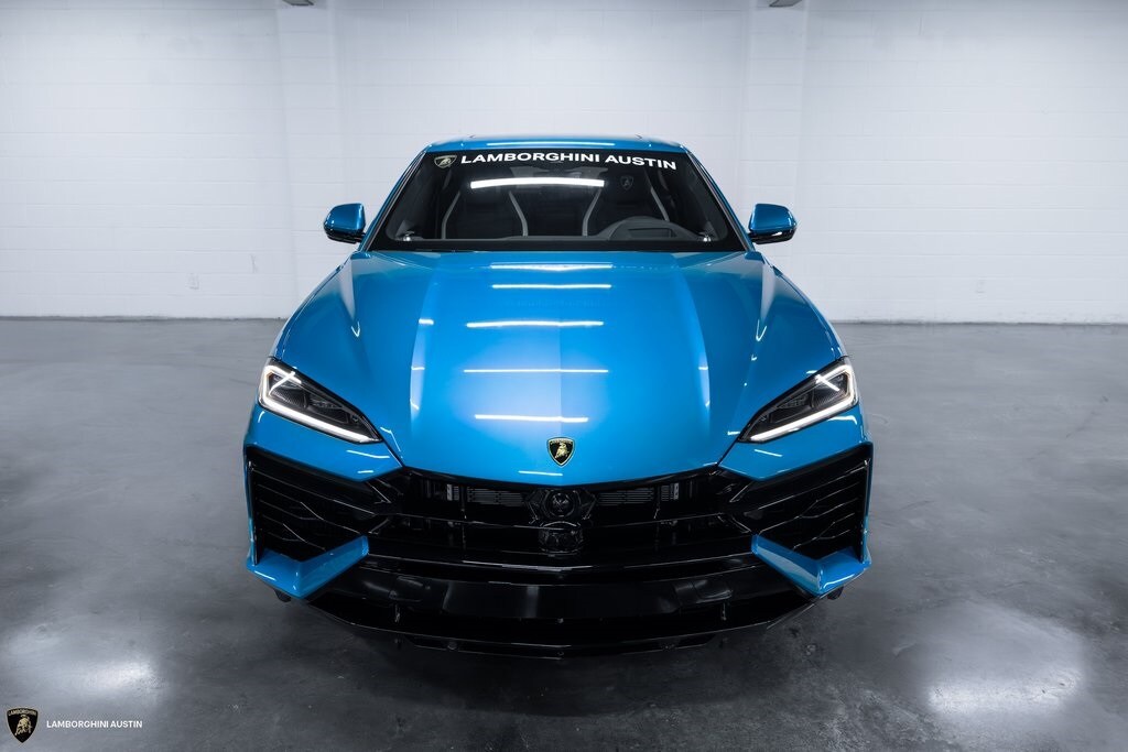 2025 Lamborghini Urus SE photo 3