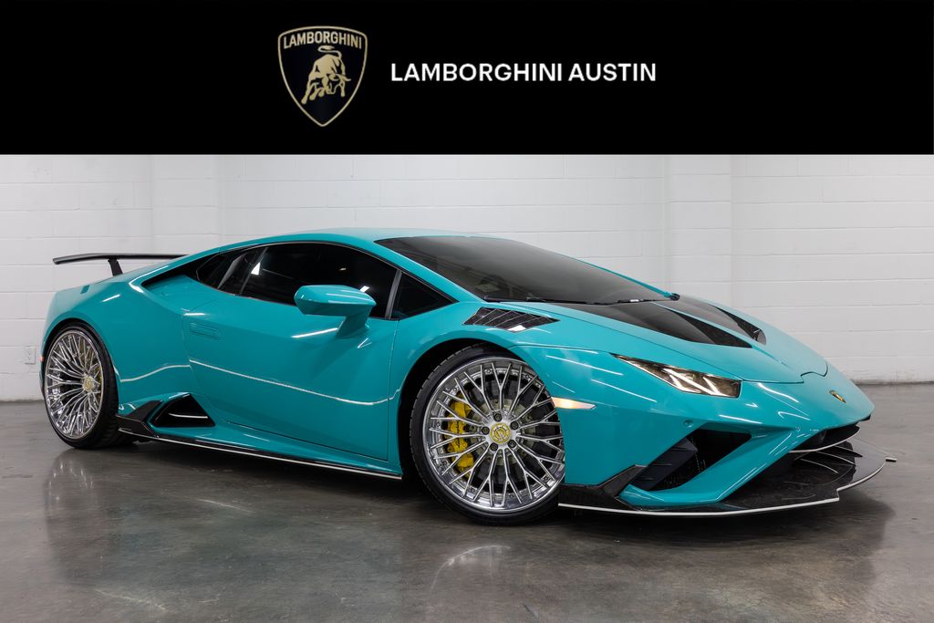 2022 Lamborghini Huracan EVO Coupe's photo