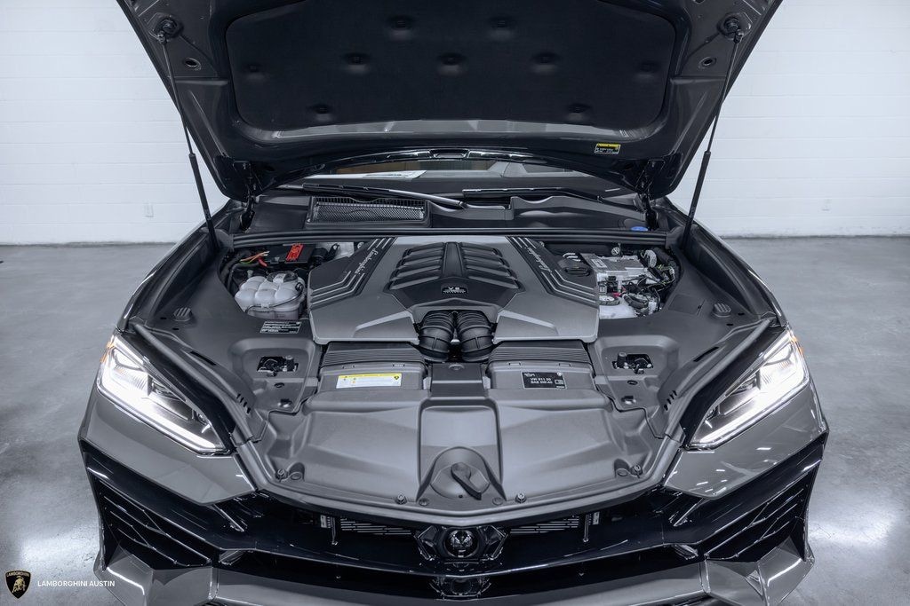 Used 2025 Lamborghini Urus SE SUV