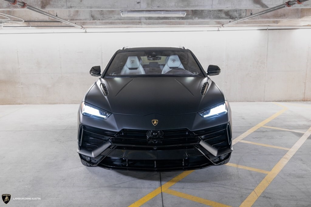 2024 Lamborghini Urus S photo 3