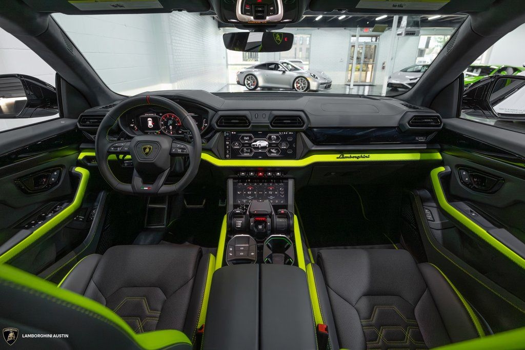 New 2025 Lamborghini Urus SE SE SUV