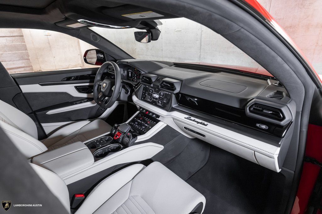 2025 Lamborghini Urus SE - Photo 48