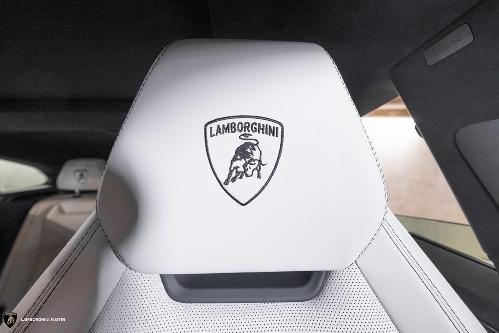 2025 Lamborghini Urus SE - Photo 32