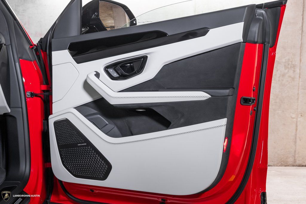 2025 Lamborghini Urus SE - Photo 43
