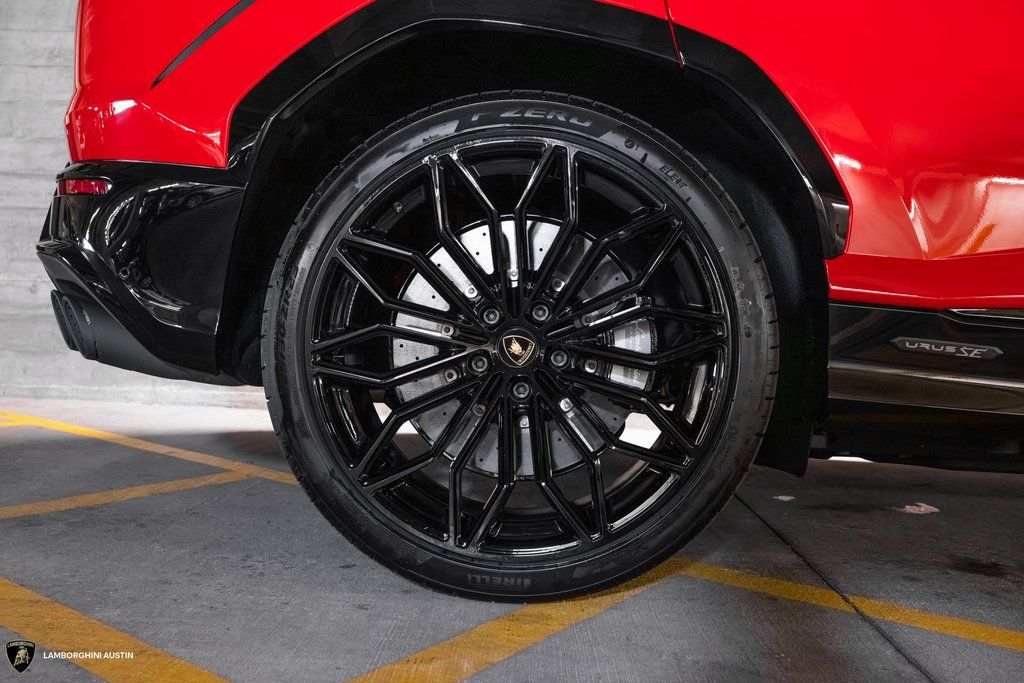 2025 Lamborghini Urus SE - Photo 15