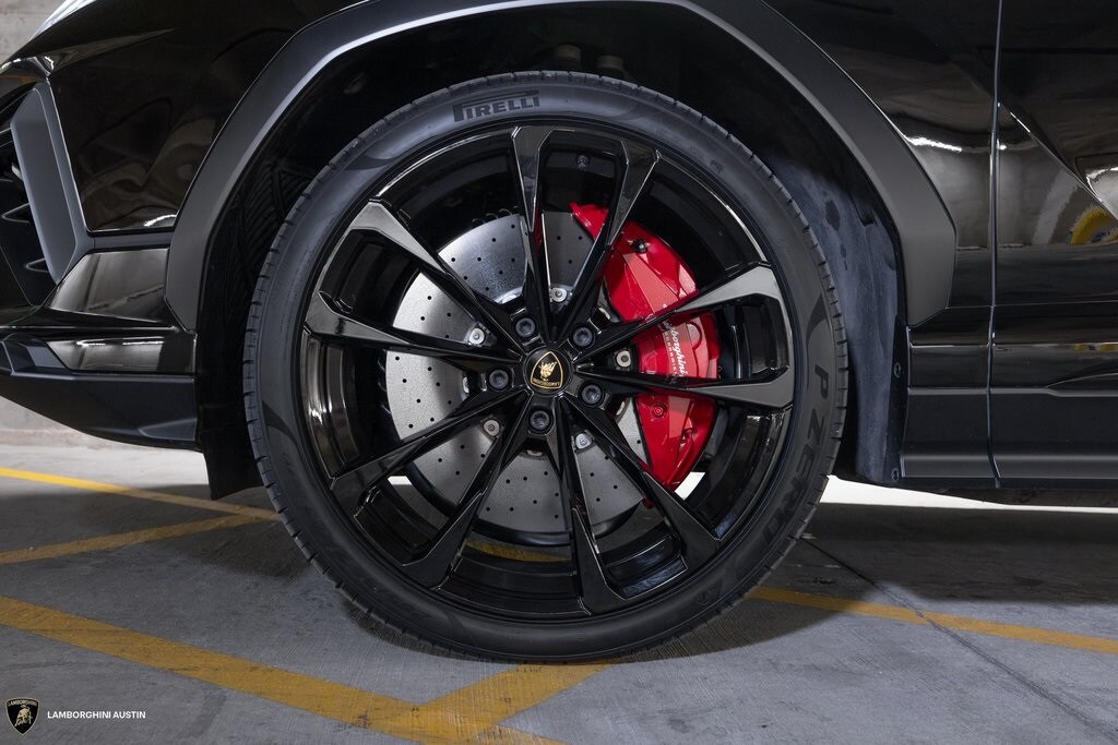 2024 Lamborghini Urus S photo 4