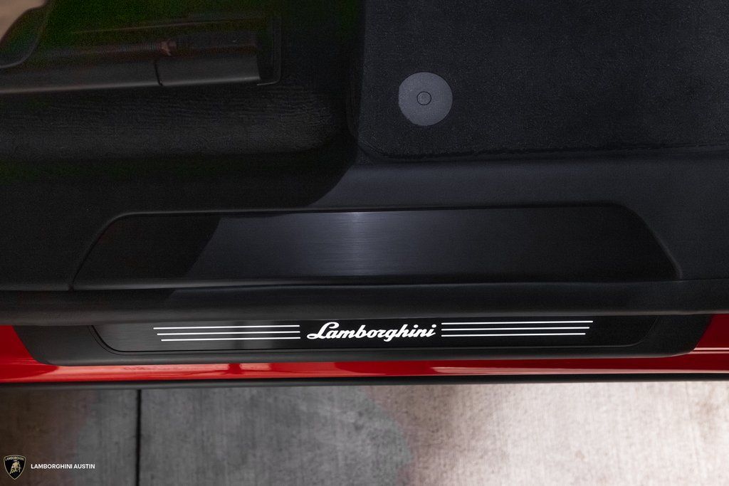 2025 Lamborghini Urus SE - Photo 47