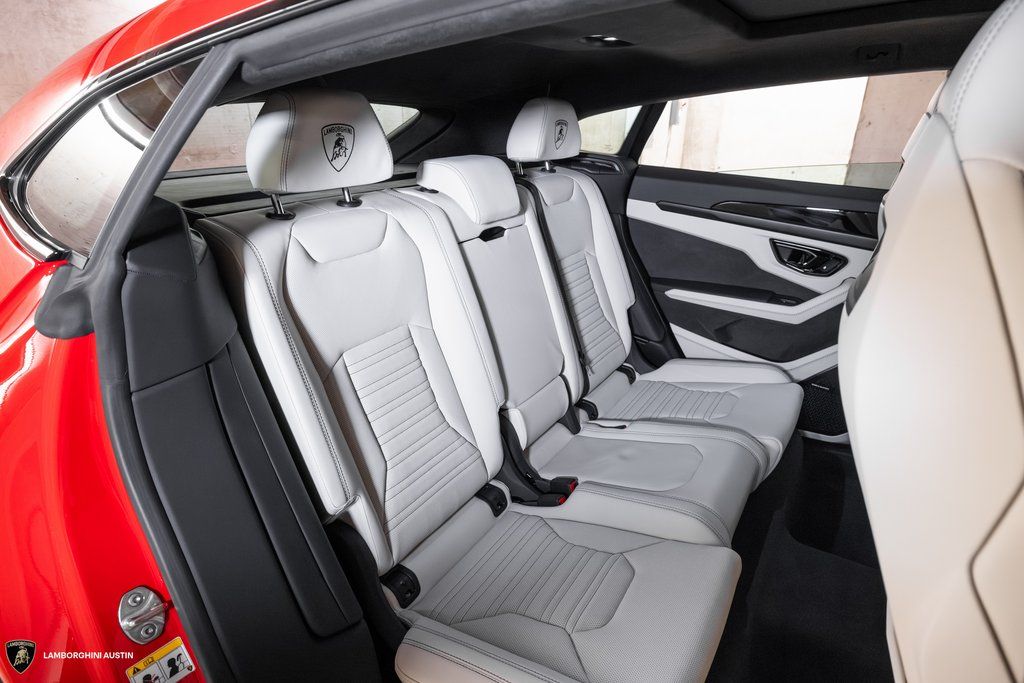 2025 Lamborghini Urus SE - Photo 42