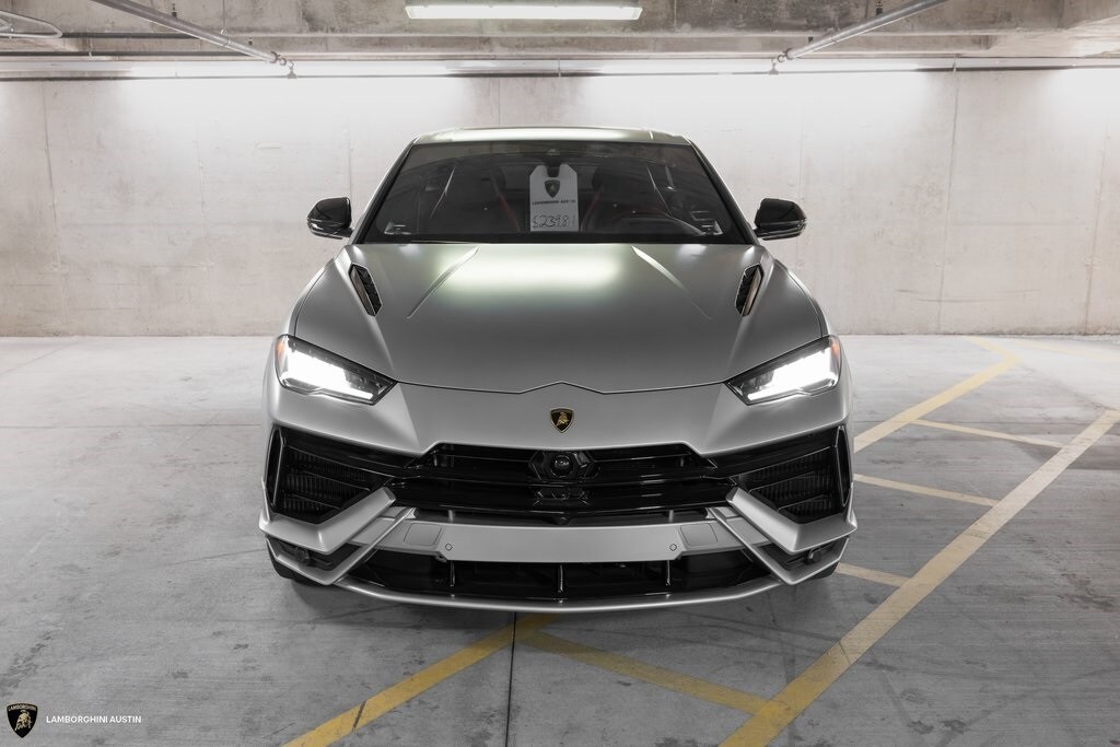 2023 Lamborghini Urus S photo 2