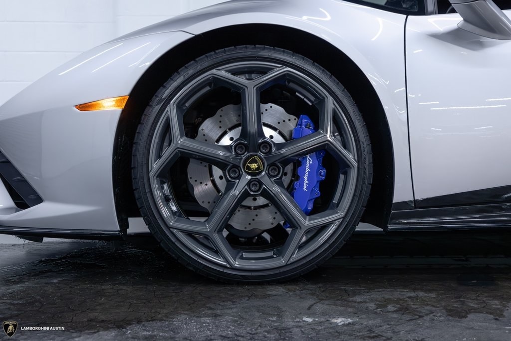 Used 2021 Lamborghini Huracan EVO RWD  Coupe