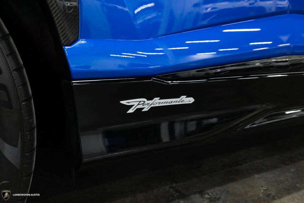 2024 Lamborghini Urus Performante - Photo 16