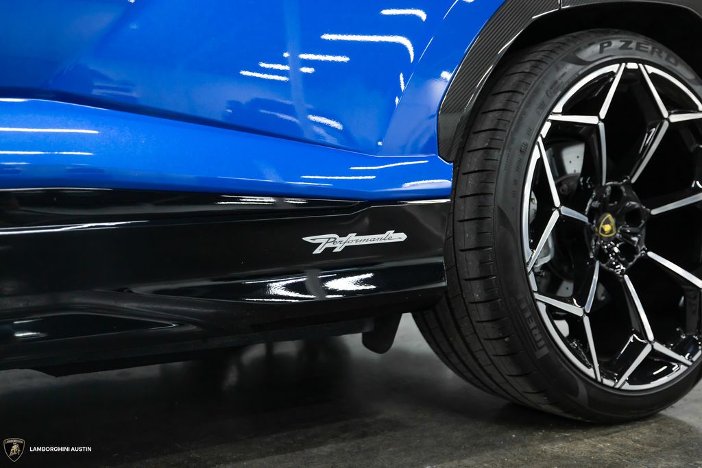 2024 Lamborghini Urus Performante - Photo 8