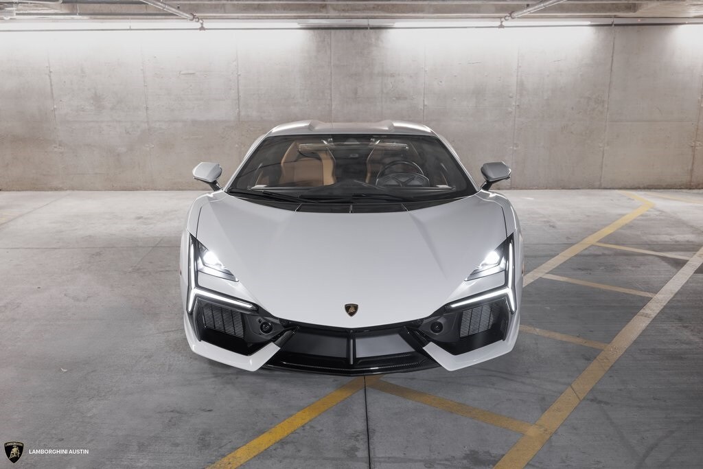 2024 Lamborghini Revuelto photo 3