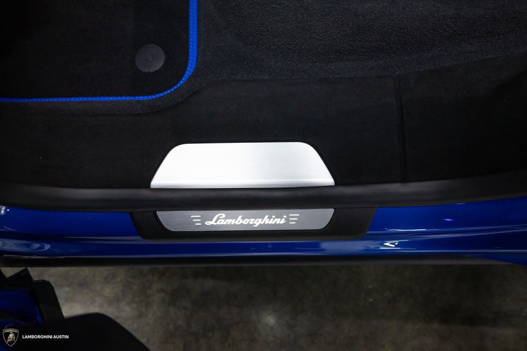 2024 Lamborghini Urus Performante - Photo 32