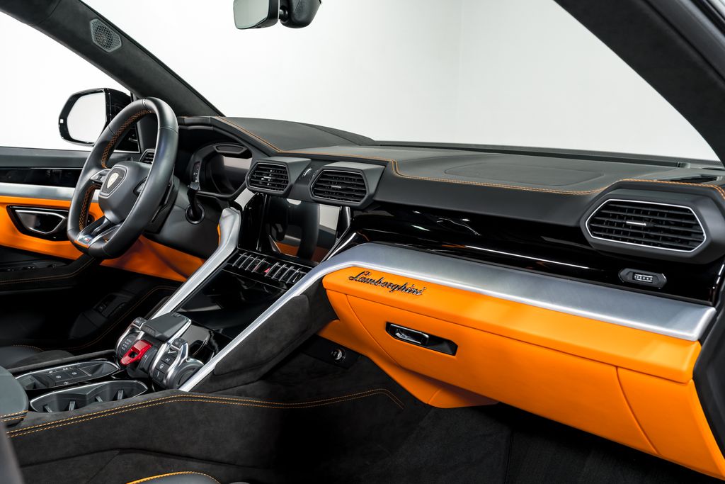 2023 Lamborghini Urus S - Photo 39