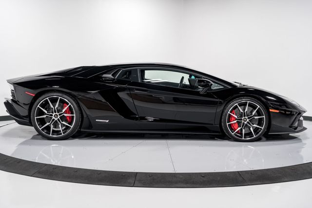2017 Lamborghini Aventador S LP 740-4 photo 2