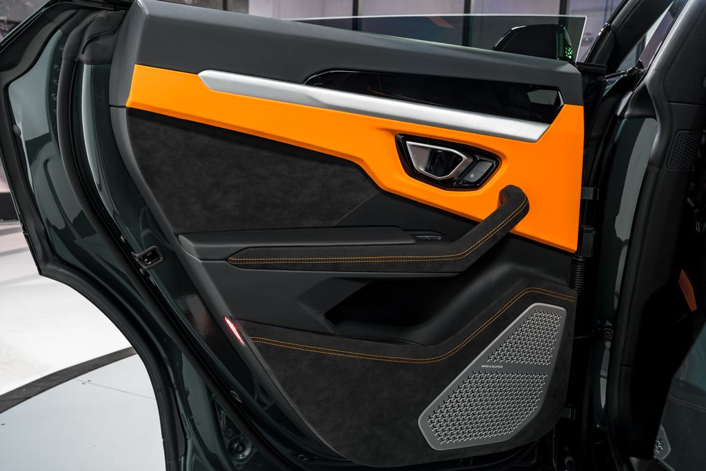 2023 Lamborghini Urus S - Photo 31