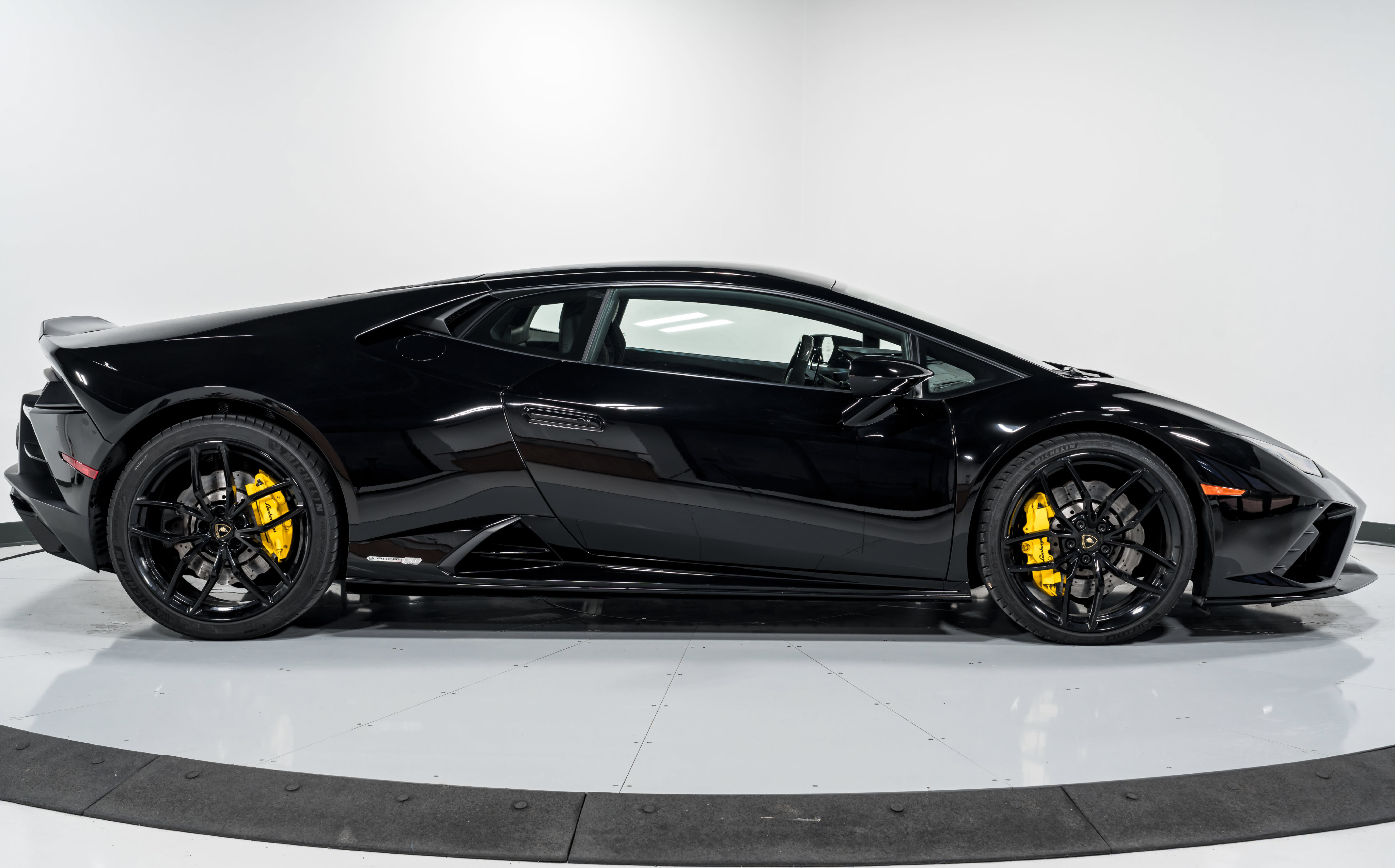 Used 2021 Lamborghini Huracan EVO Coupe
