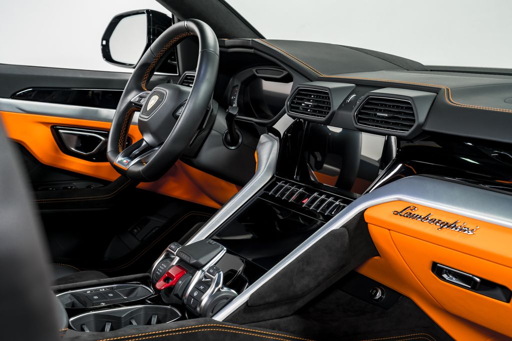 2023 Lamborghini Urus S - Photo 38