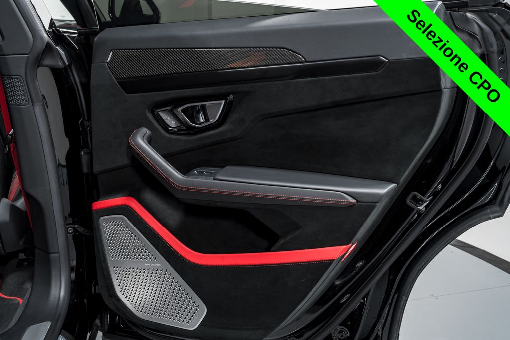 2023 Lamborghini Urus Performante - Photo 37