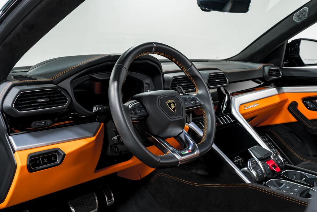 2023 Lamborghini Urus S - Photo 13