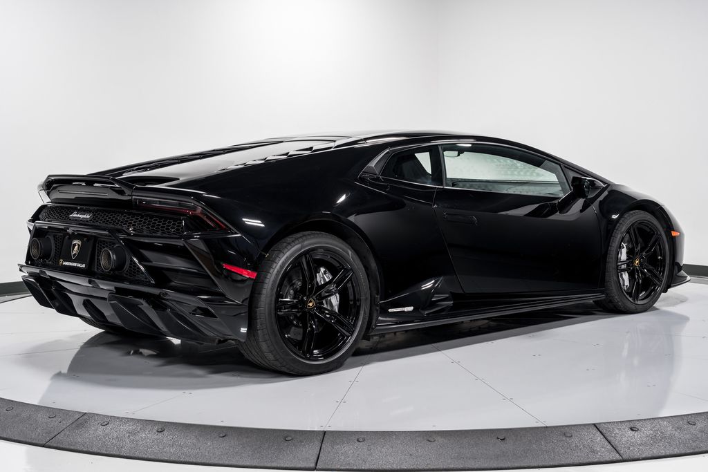 2020 Lamborghini Huracan Evo Coupe RWD photo 3