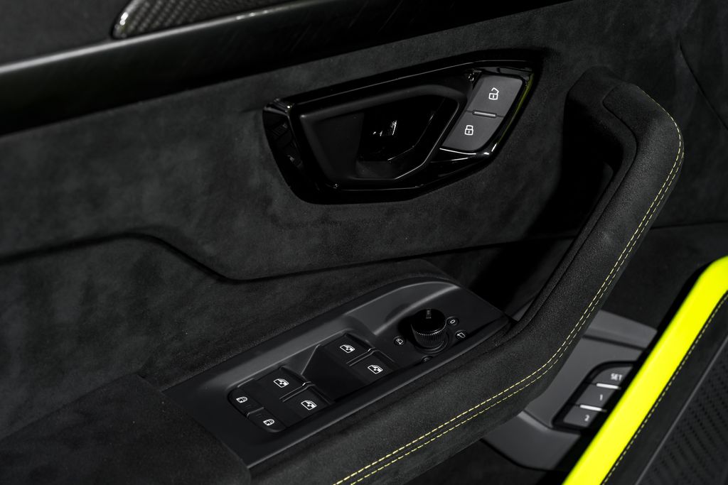 2024 Lamborghini Urus Performante - Photo 10