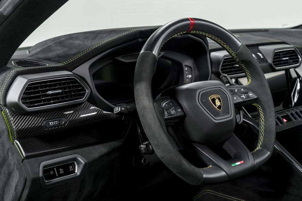 2024 Lamborghini Urus Performante - Photo 13