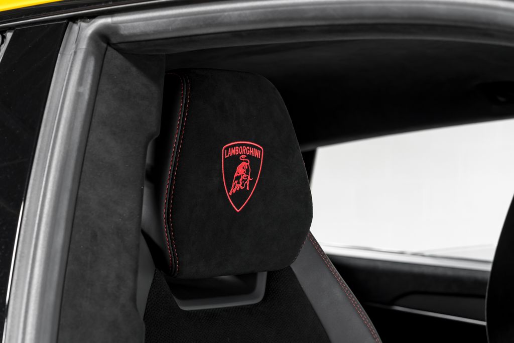 2023 Lamborghini Urus Performante - Photo 42