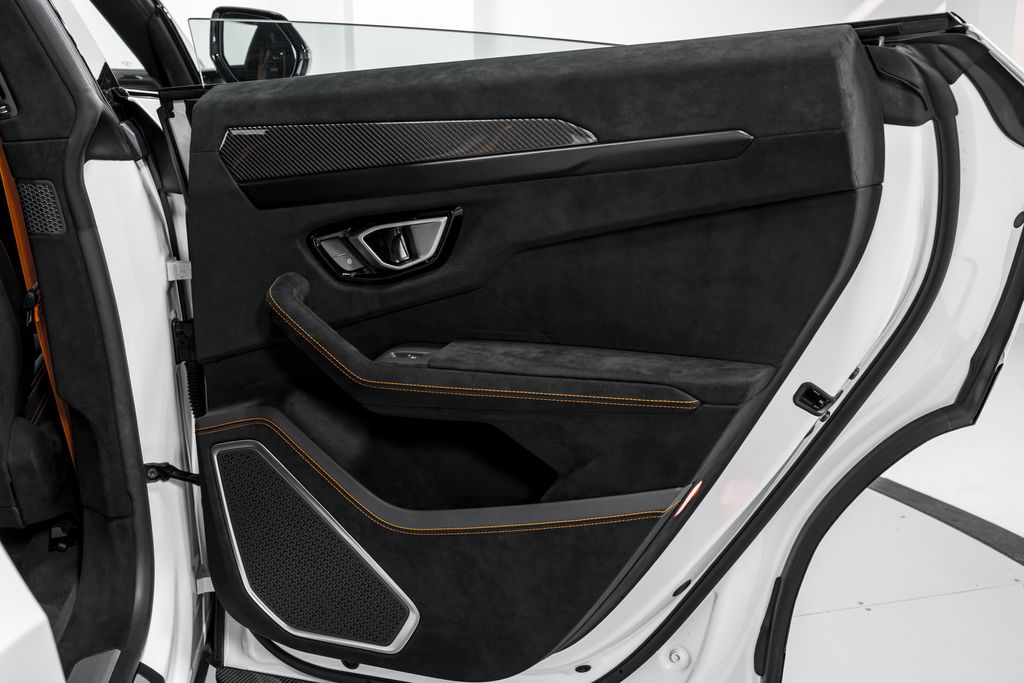 2024 Lamborghini Urus Performante - Photo 36