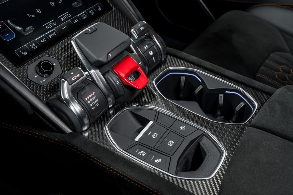 2024 Lamborghini Urus Performante - Photo 29