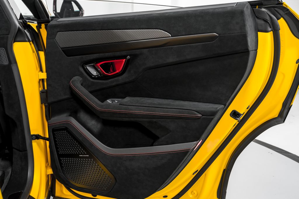 2023 Lamborghini Urus Performante - Photo 37