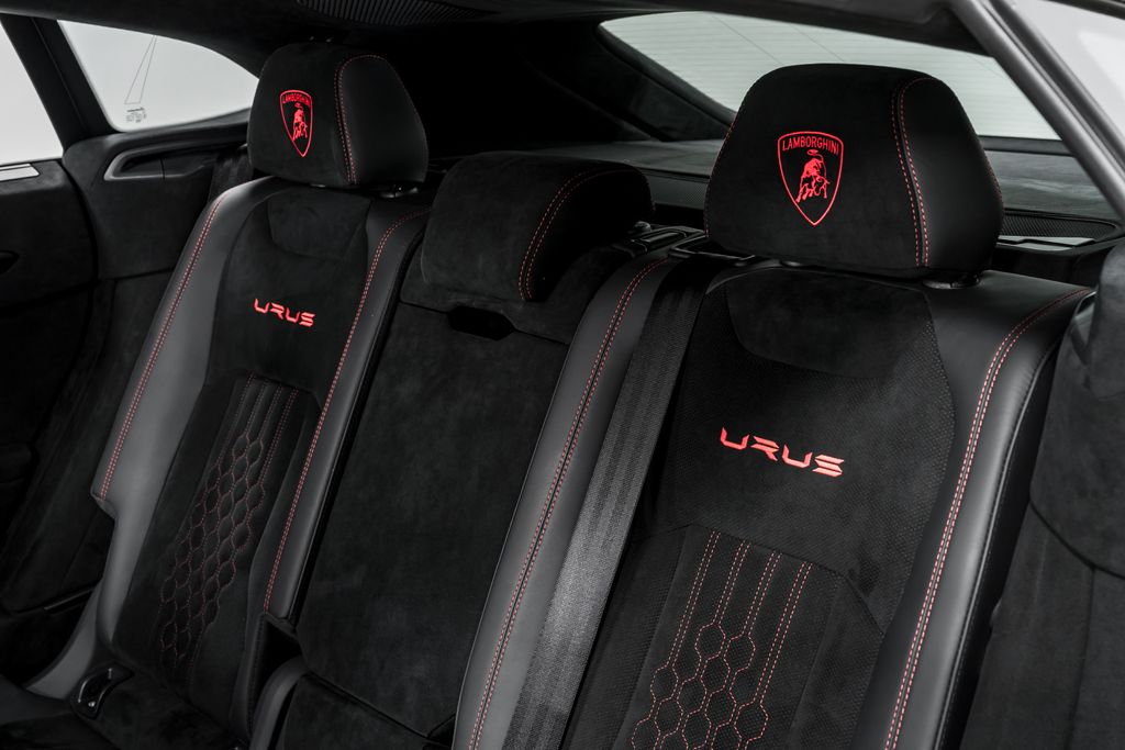 2023 Lamborghini Urus Performante - Photo 33
