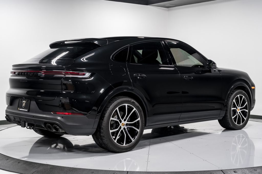 2024 Porsche Cayenne Coupe photo 3