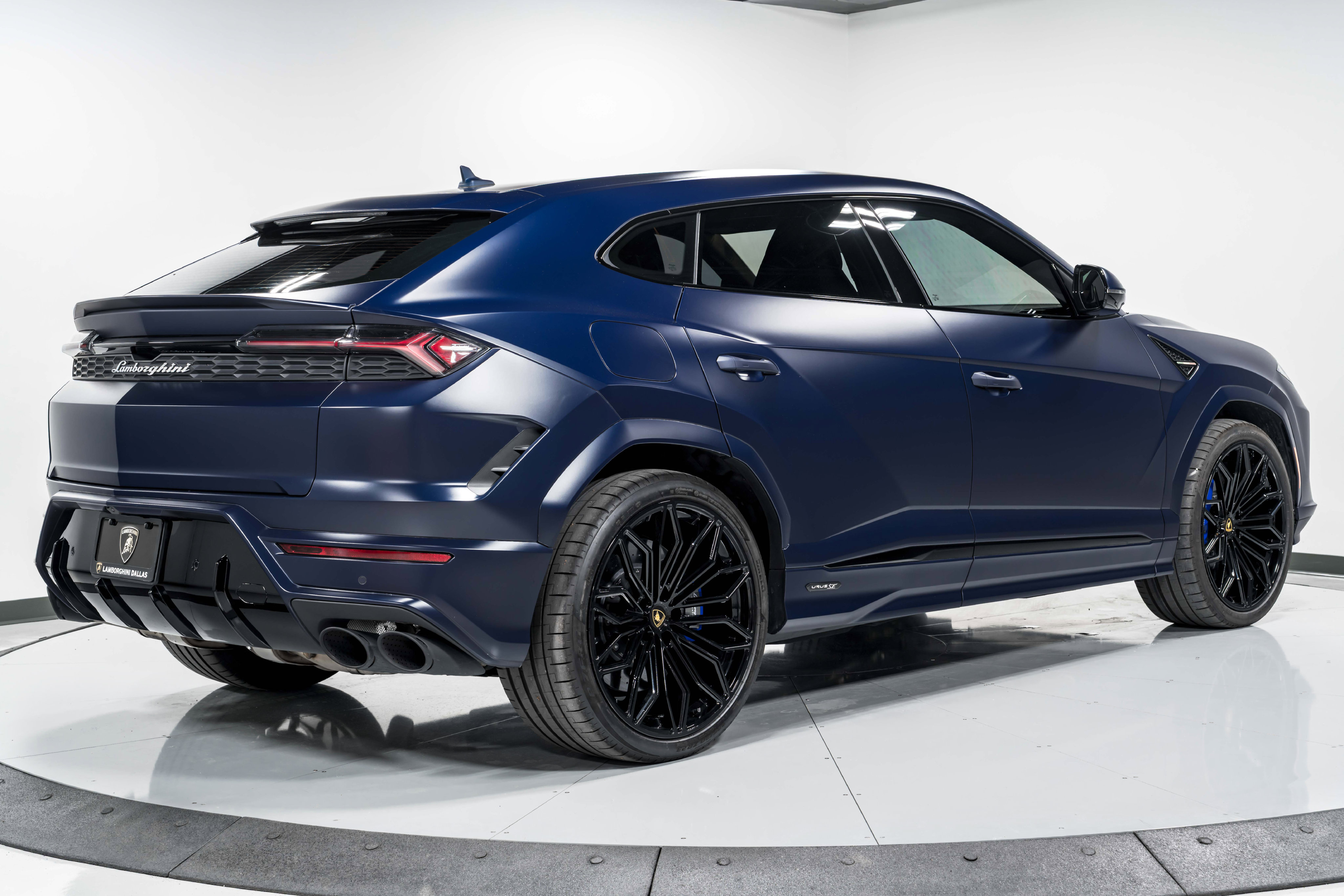 Used 2025 Lamborghini Urus SE SUV