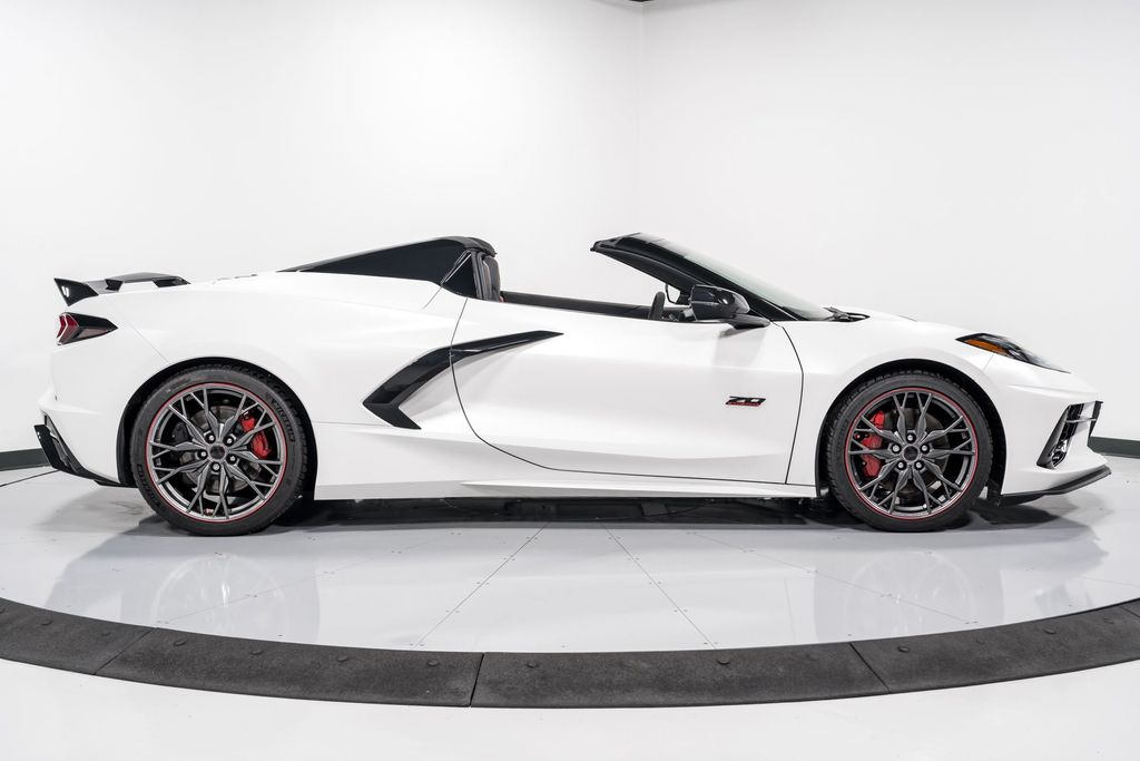 2023 Chevrolet Corvette Stingray Convertible 3LT photo 2