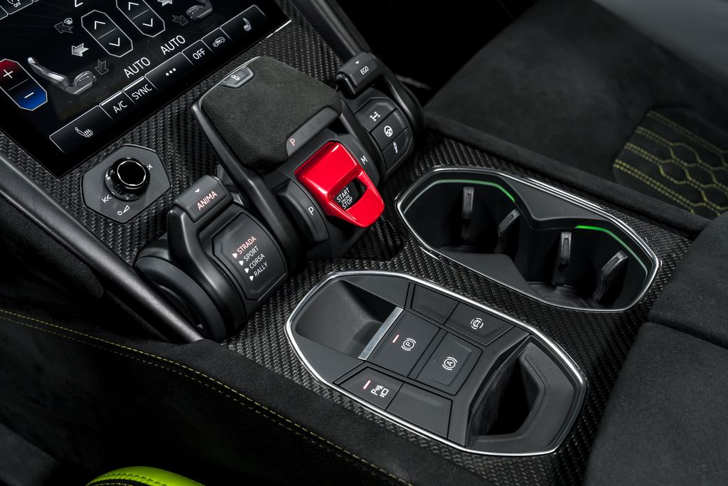 2024 Lamborghini Urus Performante - Photo 29