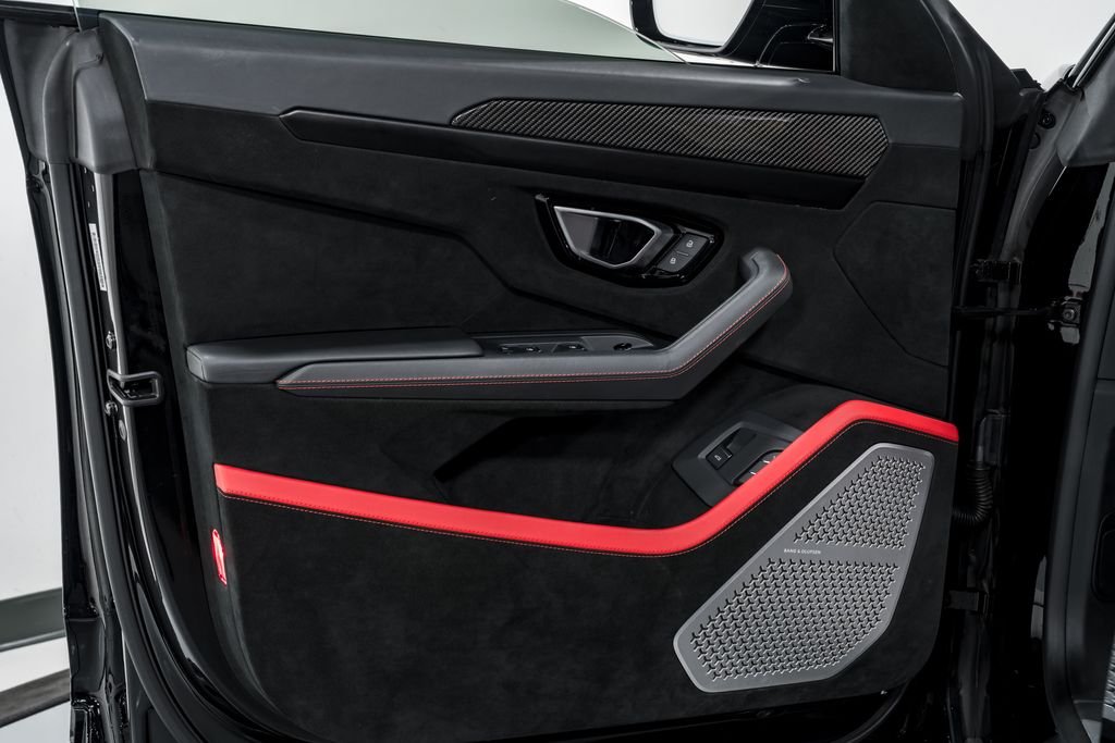 2023 Lamborghini Urus Performante - Photo 9