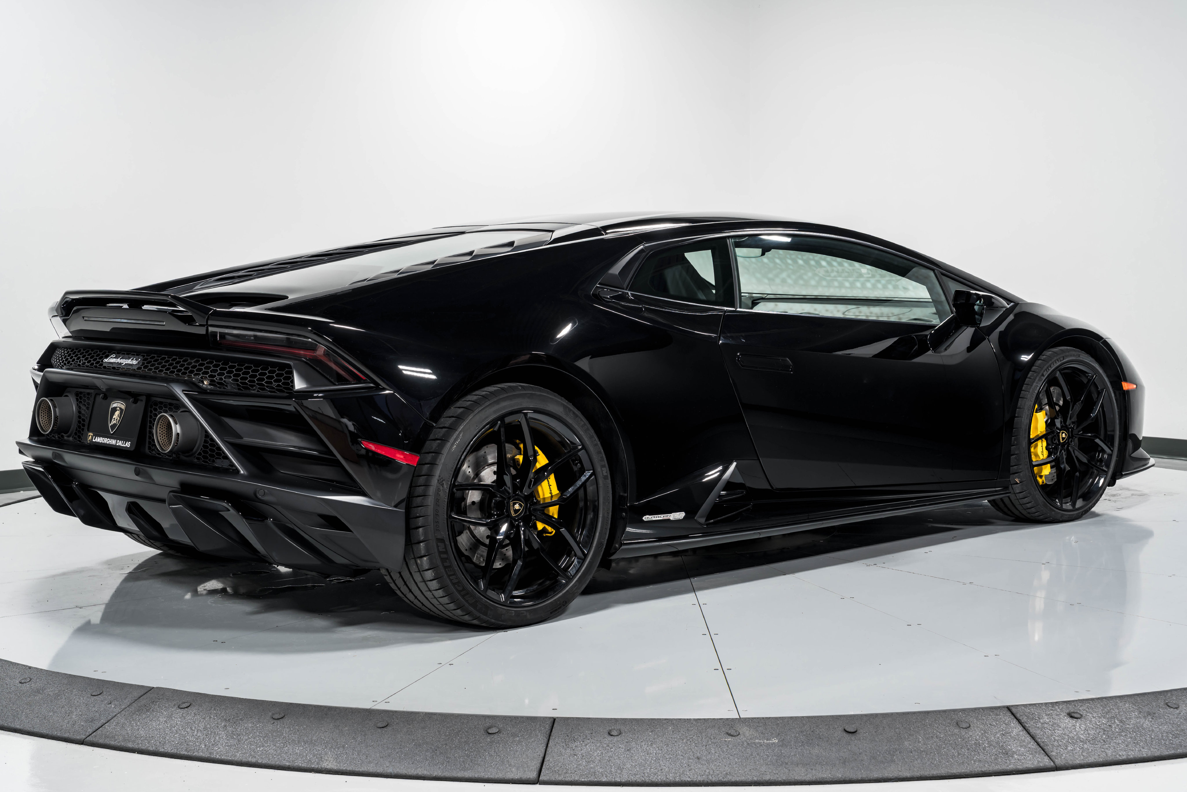 Used 2021 Lamborghini Huracan EVO Coupe