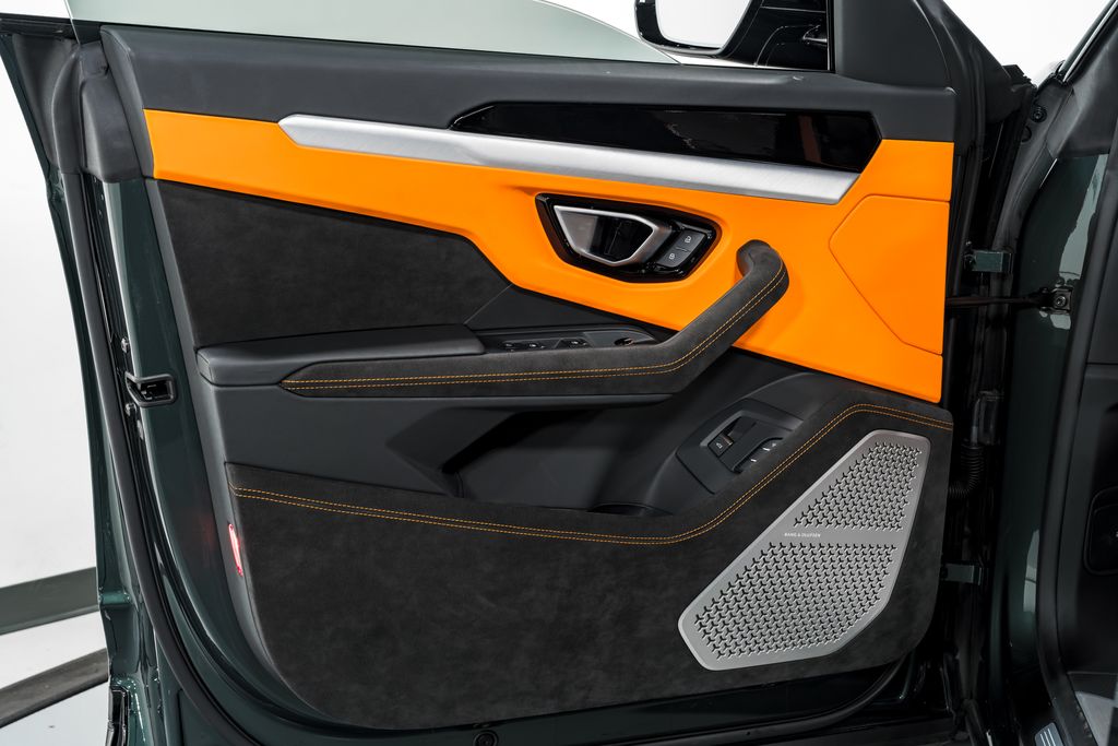 2023 Lamborghini Urus S - Photo 9