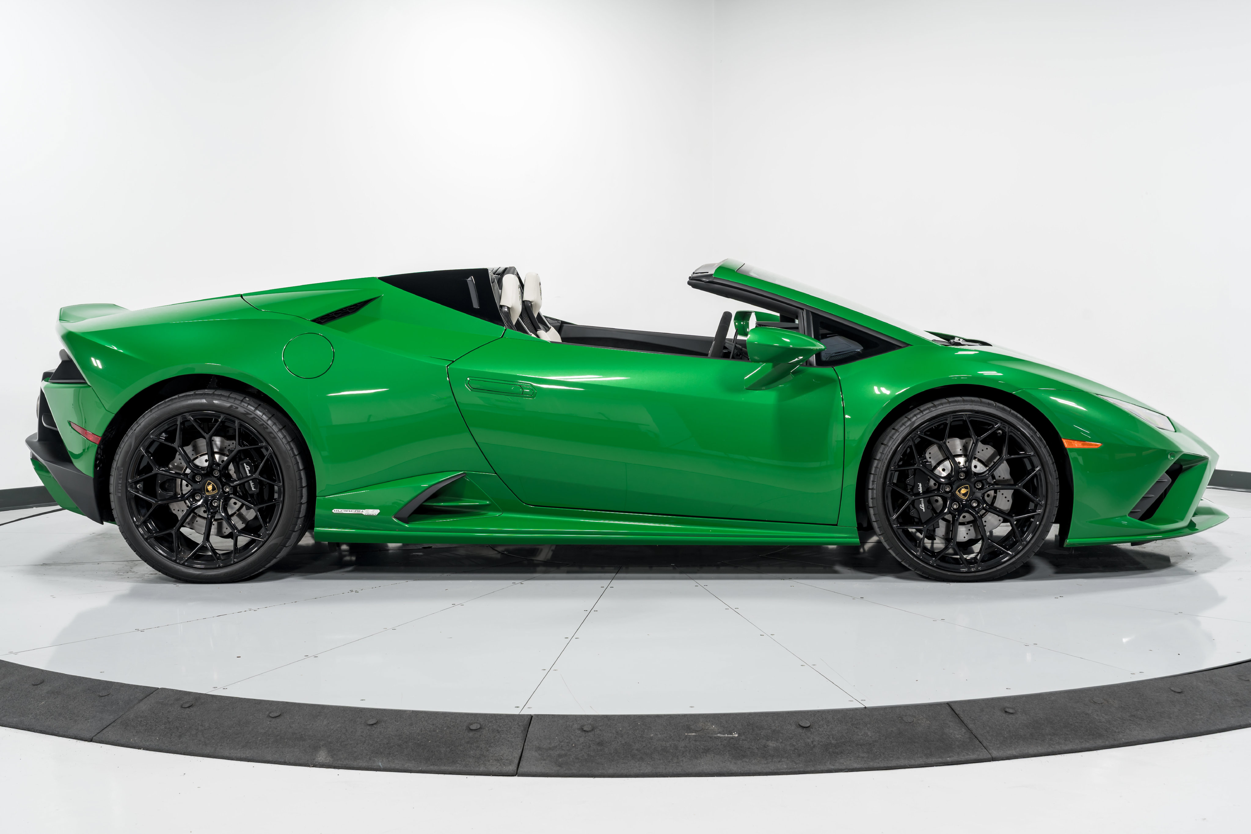 Certified 2022 Lamborghini Huracan EVO Spyder RWD Convertible