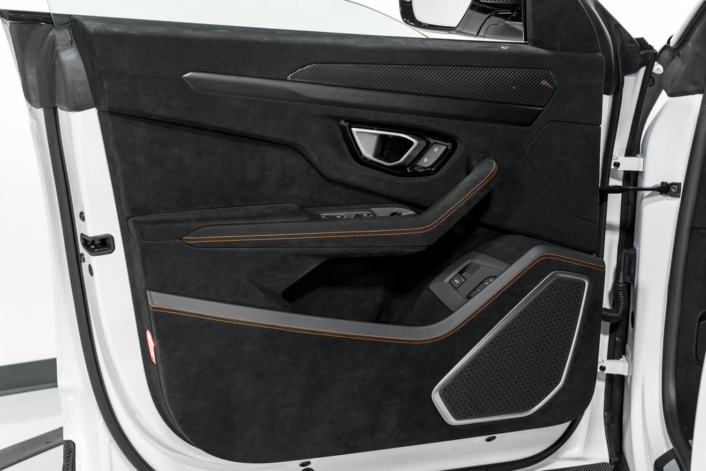 2024 Lamborghini Urus Performante - Photo 9