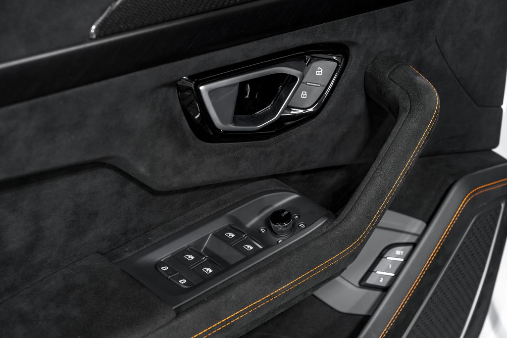 2024 Lamborghini Urus Performante - Photo 10