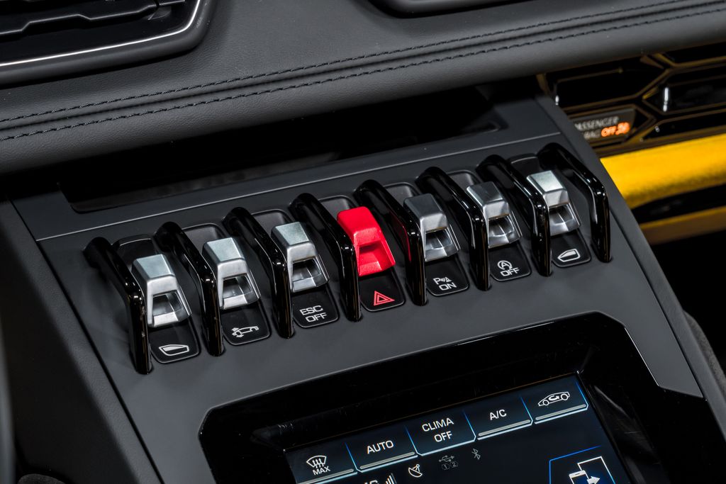 2022 Lamborghini Huracan EVO - Photo 24