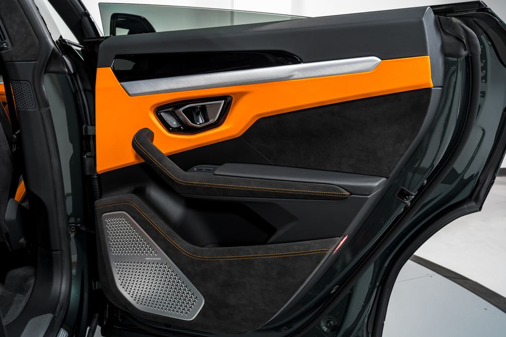 2023 Lamborghini Urus S - Photo 37